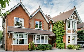 Springwood Guest House Gatwick